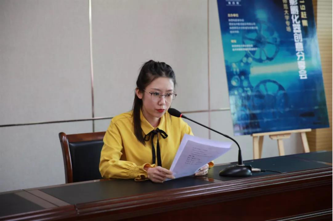 重现,有着浓厚的探案推理氛围,极具吸引力,老师们认为故事底色很好