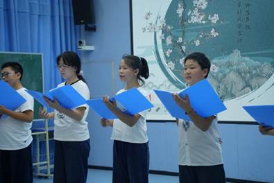 学生们表演《诗词里的中国》（2025年7月13日）王淏乐 摄
