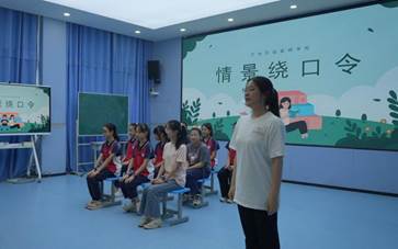 学生们表演《情景绕口令》（2025年7月13日）乔飞翔 摄